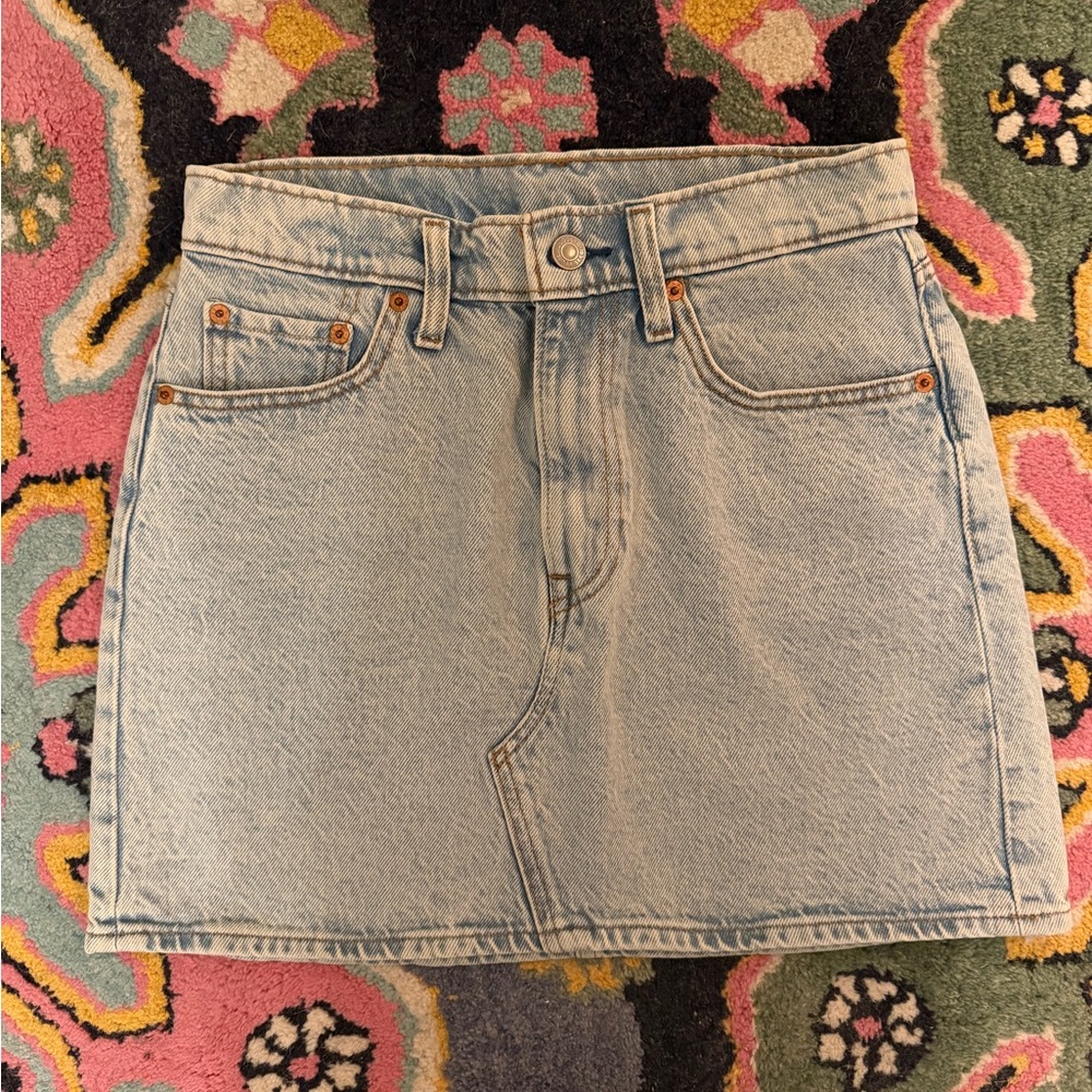 Levi’s Denim Skirt Size 26 - 100% cotton